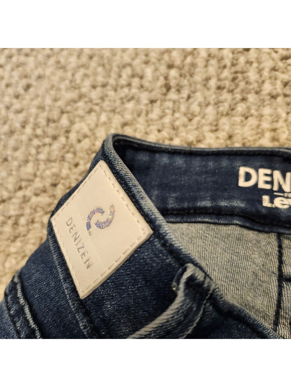 Denizen from Levi's High-Rise Super Skinny Jeans in Dark Blue Size 6 - Picture 7 of 9